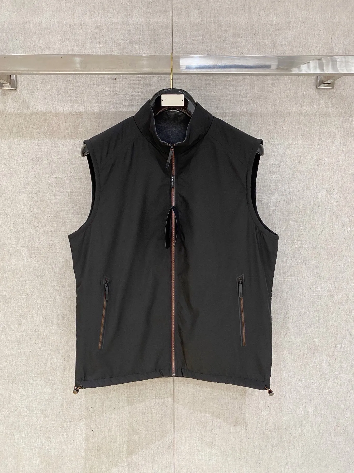 Zegna ： ， ， ， 、 ， ； ，Breathable ， ， 。 ： logo， ； ， ， ； ， ， ； ， ， 。 ： ， ， ； ， ， T 、 、 ； ， ； ， ， 。 ： 、 、 ， ， Versatile 。 ：Cream White、 、Navy Blue 、Black Sizes：M-4XL